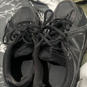 New Balance women Black Athletic Shoes